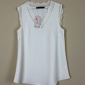 NWT Leani Ivory Tank Lace V Neck; Size Small